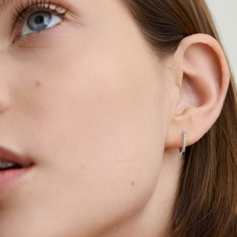 Single Pavé Diamond Huggie Hoop