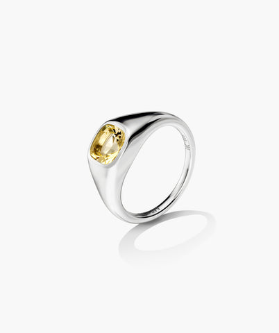Jude Pinky Signet Ring