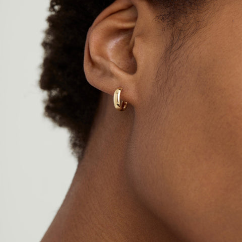 Single Bold Huggie Hoop